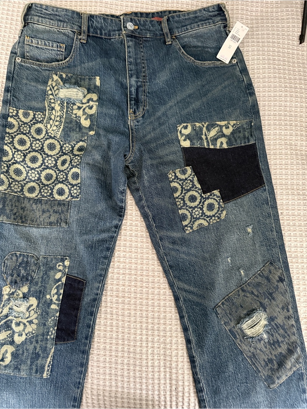 Women’s Patchwork Blue Denim Jeans by Pilcro in size 31. NWT